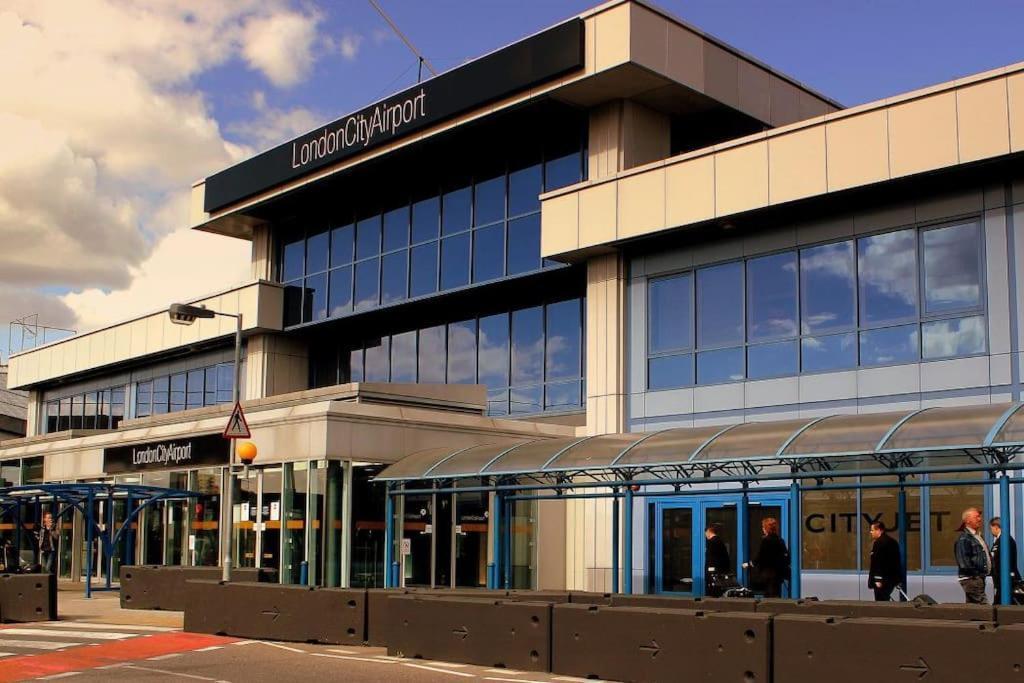 Full Apartment Close To Excel Centre, London City Airport , O2 Arena Exteriör bild